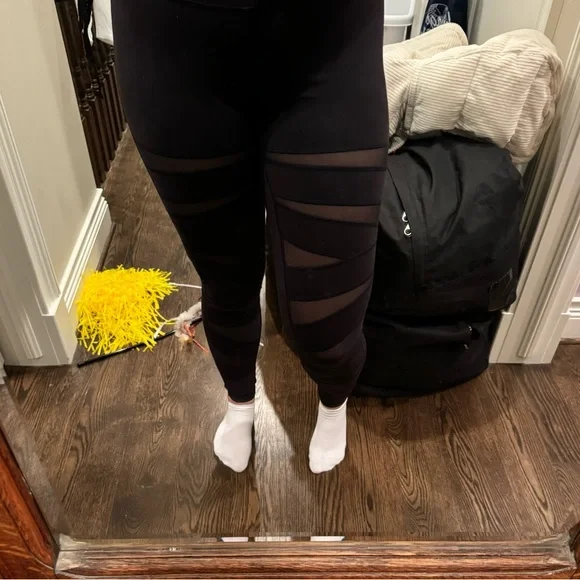 Mesh Lululemon Leggings - Picture 9 of 9